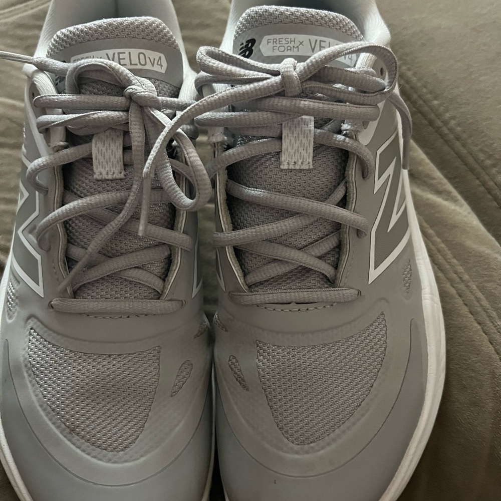 New Balance Men's Athletic Shoes in Gray and White